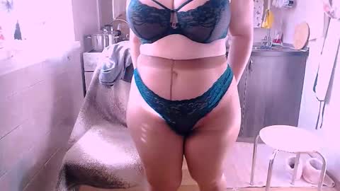 Snapshot of liahsofty chatting on 26, 10, 2025 miss Lia colection for travel online show from 26, 10, 2025