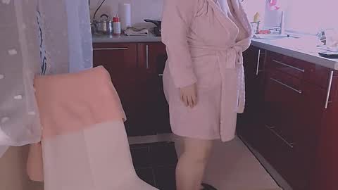 Snapshot of liahsofty chatting on 4, 4, 2026 miss Lia colection for travel online show from 4, 4, 2026