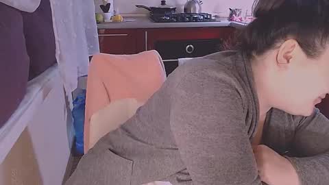 Snapshot of liahsofty chatting on 12, 4, 2026 miss Lia colection for travel online show from 12, 4, 2026