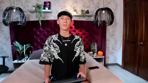 Snapshot of liam_and_tristan chatting on 30, 10, 2025 Liam  Tristan online show from 30, 10, 2025