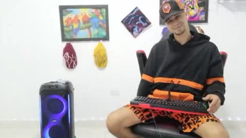 Snapshot of liam_andres12 chatting on 28, 11, 2025 Andres online show from 28, 11, 2025