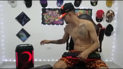 Snapshot of liam_andres12 chatting on 15, 12, 2025 Andres online show from 15, 12, 2025