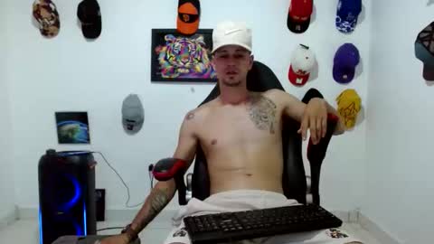 Snapshot of liam_andres12 chatting on 15, 5, 2026 Andres online show from 15, 5, 2026
