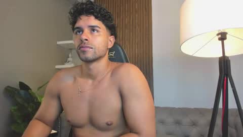 Snapshot of liam_colliins chatting on 11, 4, 2026 Liam Collins online show from 11, 4, 2026