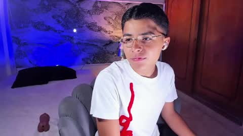 Snapshot of liam_dustin chatting on 6, 5, 2026 Liam online show from 6, 5, 2026