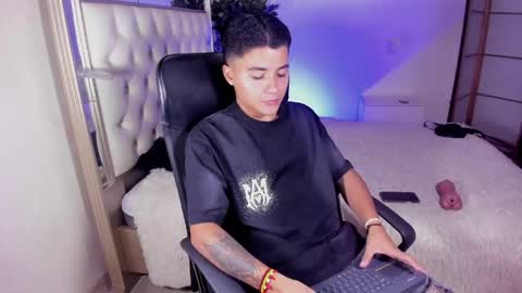Snapshot of liam_dustin chatting on 30, 5, 2026 Liam online show from 30, 5, 2026