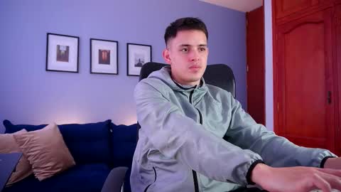 Snapshot of liam_enzho chatting on 26, 2, 2025 Liam online show from 26, 2, 2025