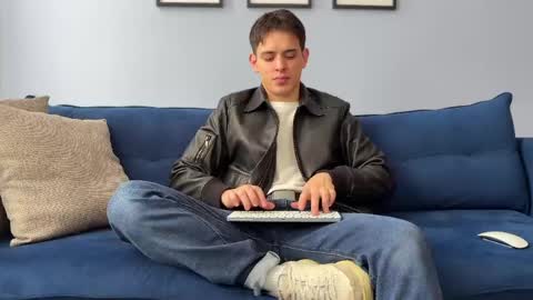 Snapshot of liam_enzho chatting on 20, 4, 2026 Liam online show from 20, 4, 2026