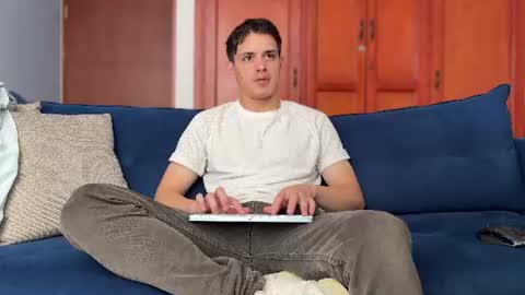 Snapshot of liam_enzho chatting on 23, 7, 2026 Liam online show from 23, 7, 2026