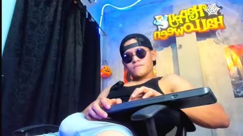 liam_knight online show from 27, 10, 2025