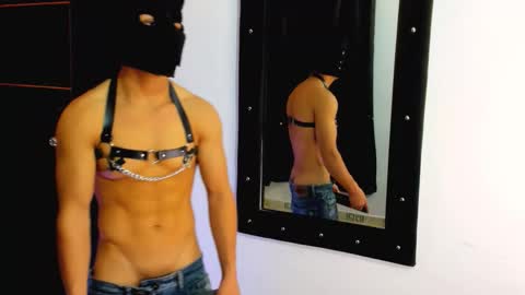 liam_knight online show from 2, 11, 2025