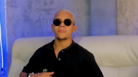 liam_knight online show from 18, 11, 2025