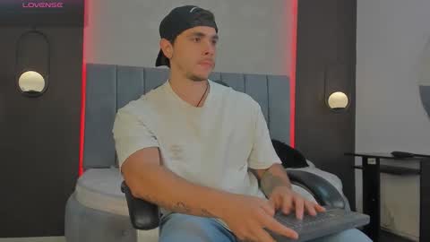 Snapshot of liam_walk chatting on 20, 3, 2026 Liam online show from 20, 3, 2026