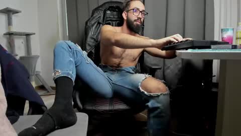 Liam online show from 11, 2, 2025