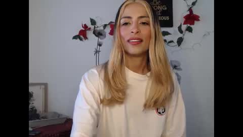 Snapshot of liamiler01_ chatting on 19, 12, 2024 Lia Miller online show from 19, 12, 2024