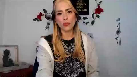 Snapshot of liamiler01_ chatting on 20, 12, 2024 Lia Miller online show from 20, 12, 2024