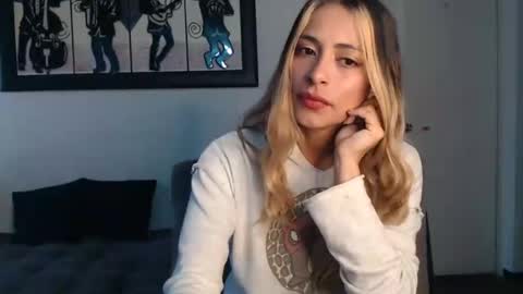 Snapshot of liamiler01_ chatting on 11, 3, 2025 Lia Miller online show from 11, 3, 2025