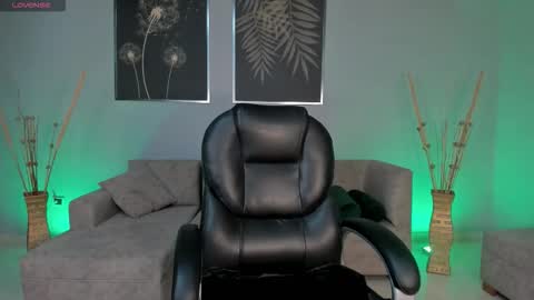 Snapshot of liammcarter chatting on 4, 10, 2025 Liam online show from 4, 10, 2025