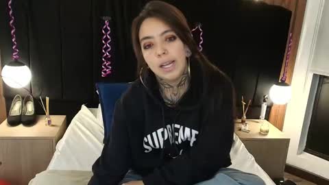 L I A M O N R O E online show from 26, 3, 2026