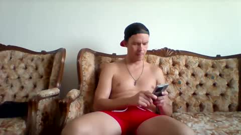 Snapshot of liamrosezn chatting on 4, 3, 2025 LiamRose online show from 4, 3, 2025
