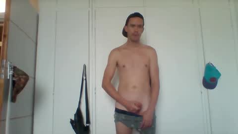 Snapshot of liamrosezn chatting on 29, 3, 2026 LiamRose online show from 29, 3, 2026