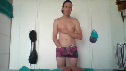Snapshot of liamrosezn chatting on 12, 4, 2026 LiamRose online show from 12, 4, 2026