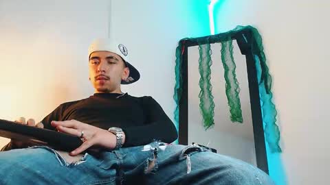 Snapshot of liamty_luxor chatting on 20, 12, 2025 Liam online show from 20, 12, 2025