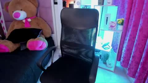 Snapshot of liany_taylor chatting on 1, 5, 2026 liany_taylor online show from 1, 5, 2026