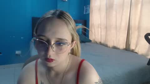 Lia Roberts online show from 28, 10, 2025