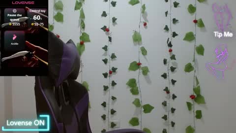 Lia Roberts online show from 9, 4, 2026