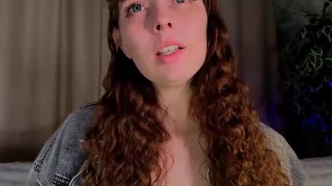 Snapshot of licklissy chatting on 9, 4, 2026 Alice online show from 9, 4, 2026