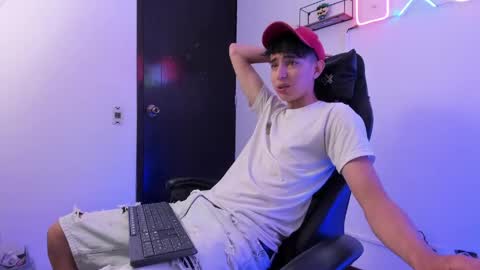 Snapshot of light_eyes_ chatting on 28, 4, 2026 Jhonatan online show from 28, 4, 2026