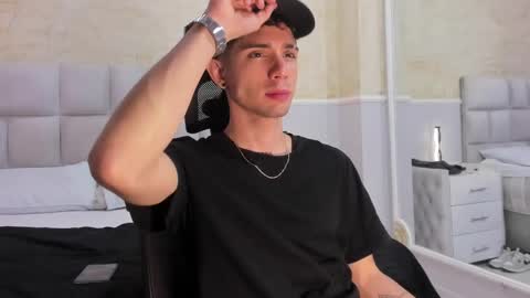 Snapshot of liiamhudson_ chatting on 4, 2, 2025 L I I A M online show from 4, 2, 2025