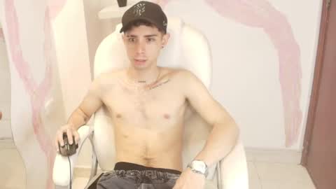 Snapshot of liiamhudson_ chatting on 6, 2, 2025 L I I A M online show from 6, 2, 2025