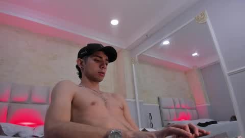 Snapshot of liiamhudson_ chatting on 10, 2, 2025 L I I A M online show from 10, 2, 2025