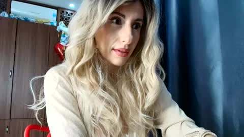 Snapshot of like_firebird chatting on 10, 3, 2025 Mia Onlyfans link - online show from 10, 3, 2025