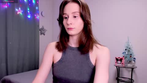 Snapshot of lil_ember chatting on 18, 12, 2024 Little Amber Guys please if its not difficult for you give it a thumbs up online show from 18, 12, 2024