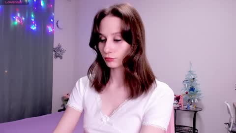 Snapshot of lil_ember chatting on 30, 12, 2024 Little Amber Guys please if its not difficult for you give it a thumbs up online show from 30, 12, 2024