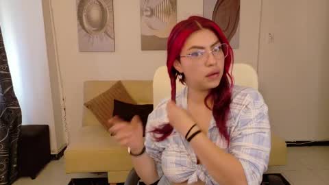 Snapshot of lil_moon1 chatting on 22, 4, 2026 bri online show from 22, 4, 2026