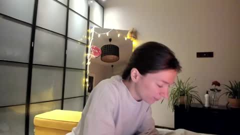 Snapshot of lil_uff chatting on 16, 5, 2026 aka princessmaya online show from 16, 5, 2026