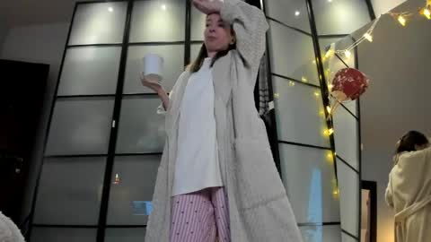 Snapshot of lil_uff chatting on 26, 5, 2026 aka princessmaya online show from 26, 5, 2026