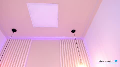 Snapshot of lila_cohen chatting on 31, 10, 2025 L I L A online show from 31, 10, 2025