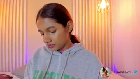 Snapshot of lila_cohen chatting on 22, 11, 2025 L I L A online show from 22, 11, 2025