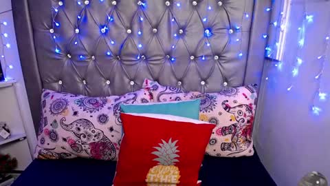   online show from 30, 1, 2025