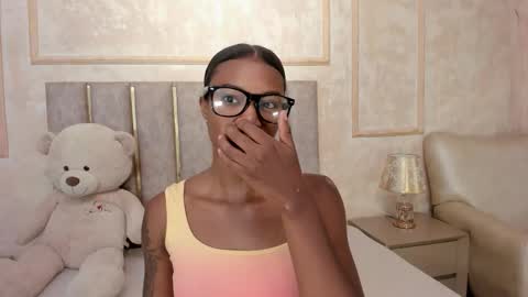 Snapshot of lilabeily chatting on 11, 11, 2025 lila bailey online show from 11, 11, 2025