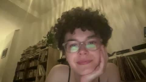 lilac_dreamsss online show from 25, 5, 2026