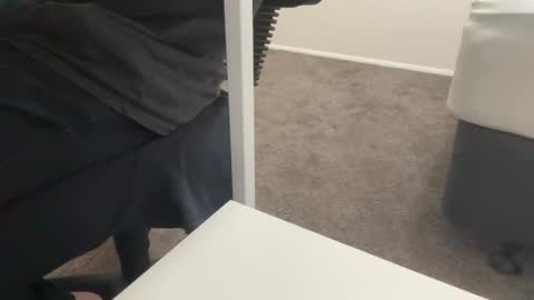 lilbenny05 online show from 28, 1, 2025