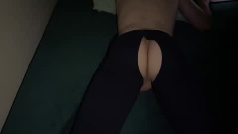 Snapshot of lilbenny05 chatting on 23, 3, 2026 lilbenny05 online show from 23, 3, 2026