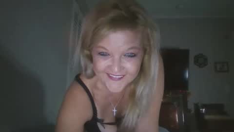 Snapshot of lilblonde412 chatting on 27, 10, 2025 lilblonde412 online show from 27, 10, 2025