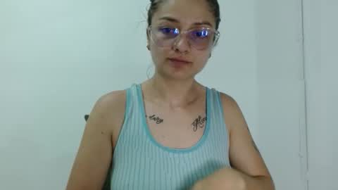 Snapshot of lilcoralinne_0 chatting on 26, 4, 2026 Valeri Villalobos IG villa lobosvaleri online show from 26, 4, 2026
